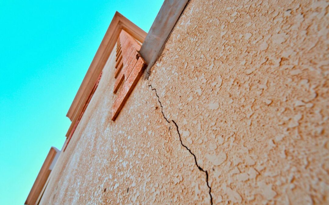 Crepa in un muro di una casa